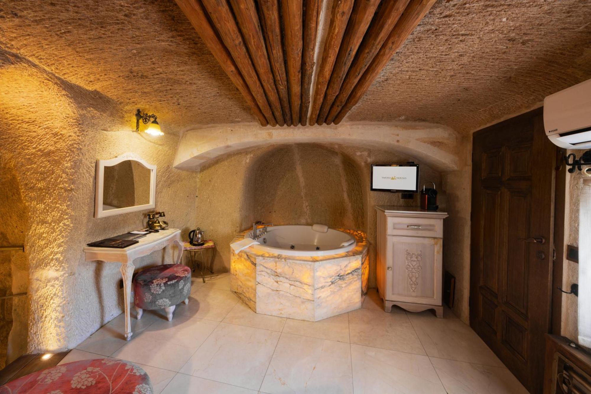 Tafoni Houses Cave Hotel Ortahisar エクステリア 写真